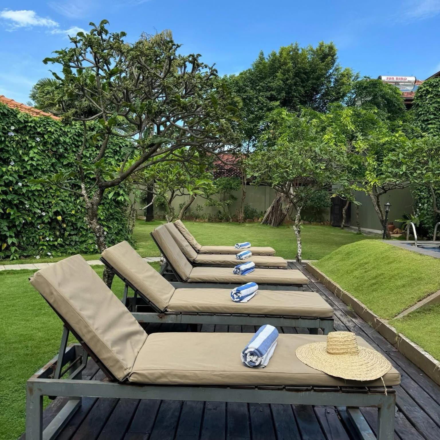 Seahorse Hotel & Spa 니곰보 외부 사진